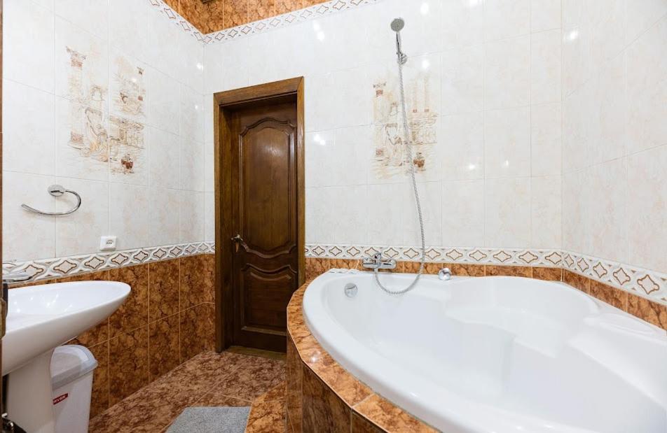 911 Apartments Antonovichа Κίεβο Εξωτερικό φωτογραφία